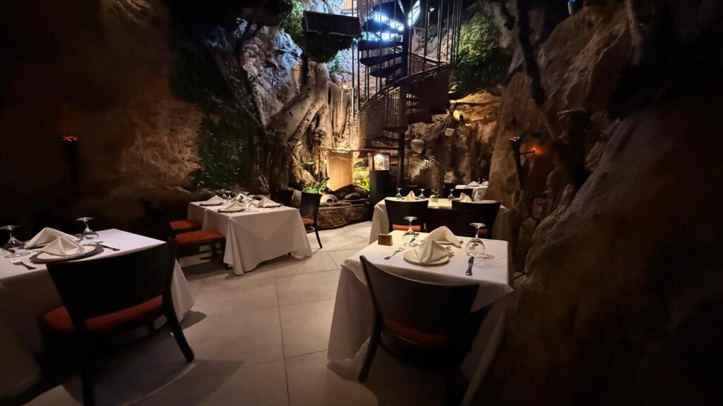 Beautiful Restaurant Mason de la Cava in Santo Domingo