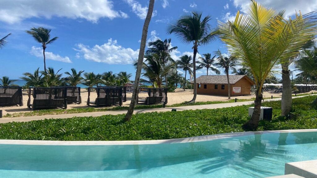 Swim out pool at Secrets Playa Esmeralda