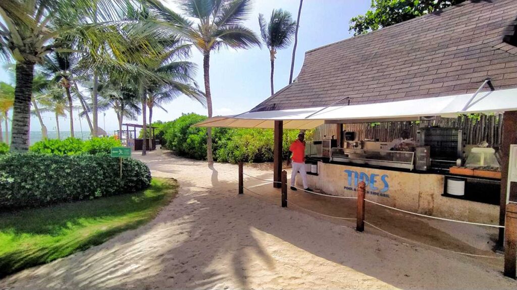 Snack bar at Dreams Royal Beach Resort