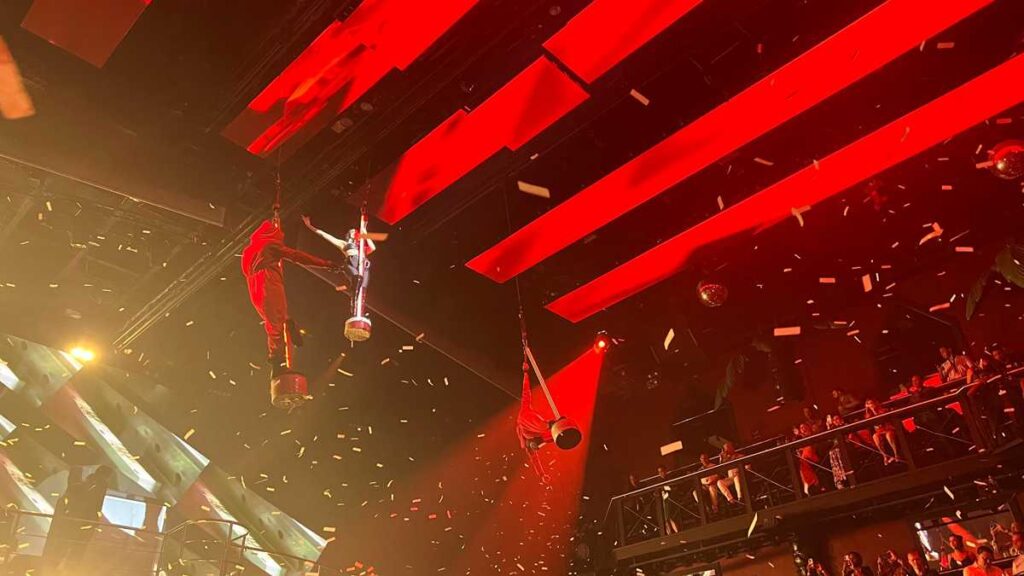 Nightlife experience in Coco Bongo Punta Cana with music and special effects.