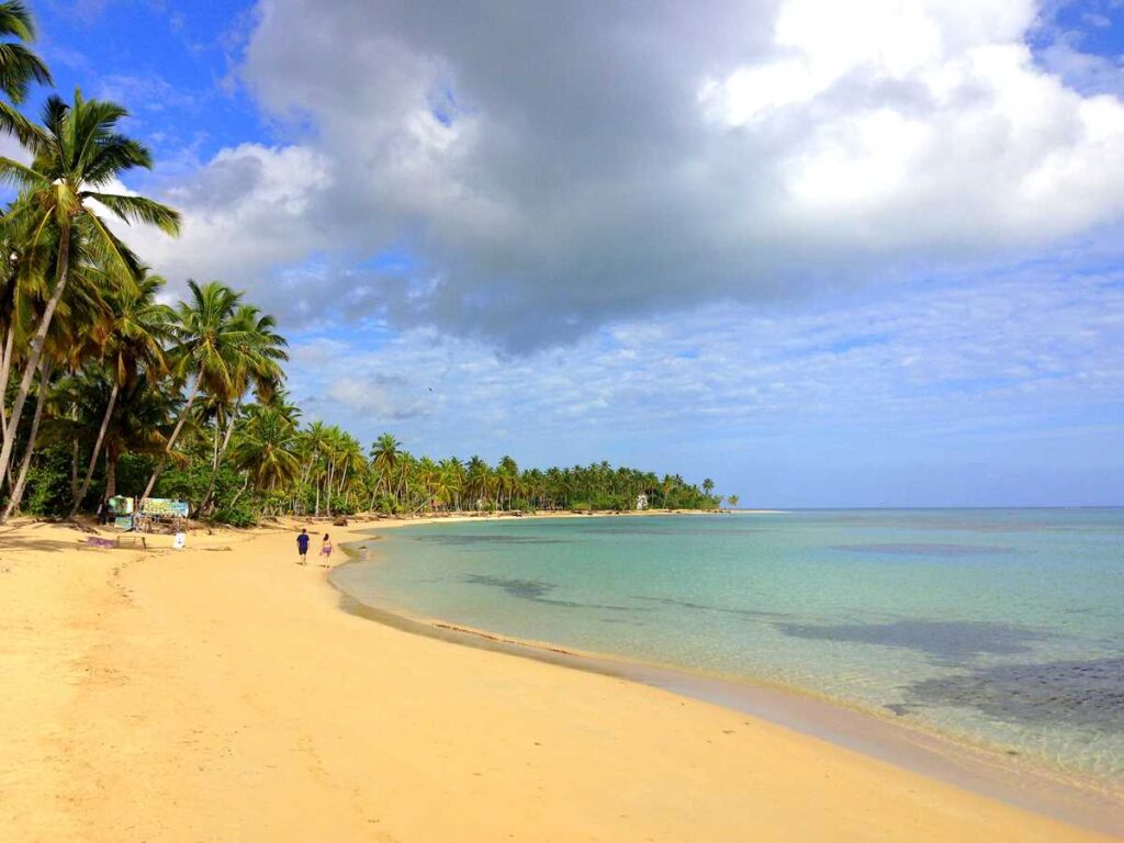 Playa El Portillo between Las Terrenas and El Limon