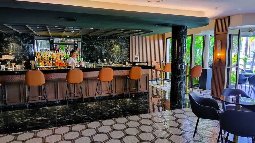 The lobby of the Elite Club Lounge at Riu Palace Macao