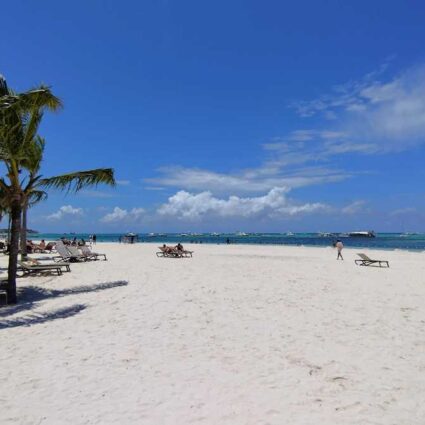 The long wide beach at Lopesan Costa Bavaro