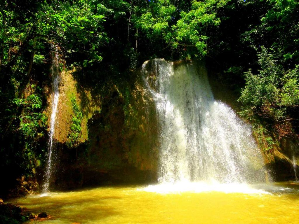 Another waterfall on the way to Salto El Limon