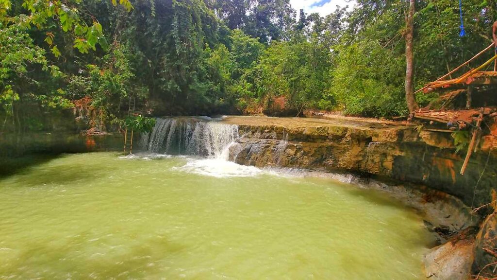 Waterfall Salto de Yanigua close to Los Haitises National Park