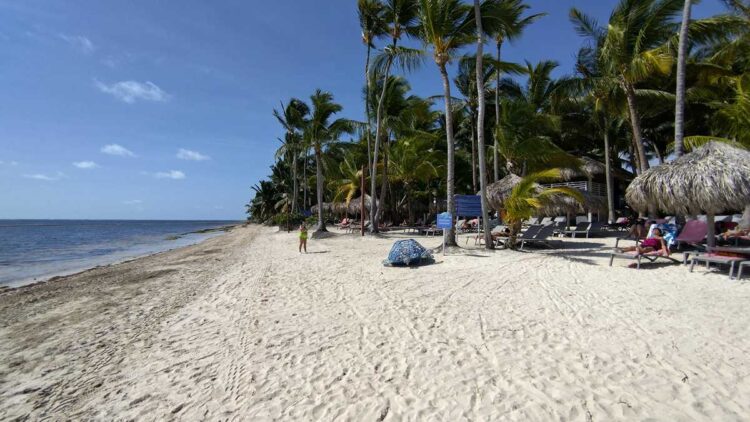 A beautiful beach at Catalonia Royal Bavaro, perfect for relaxing and enjoying the sun