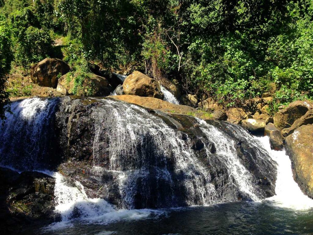 The second waterfall when visiting Cascada Blanca, Cascada La Copa