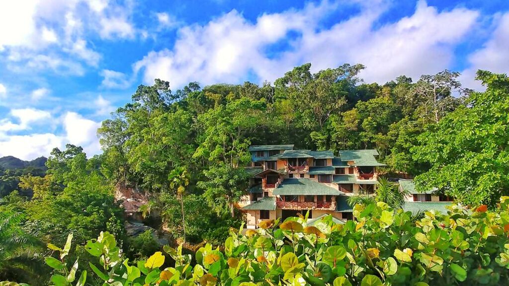 A beautiful eco-lodge at Los Haitises National Park, Altos de Cano Hondo