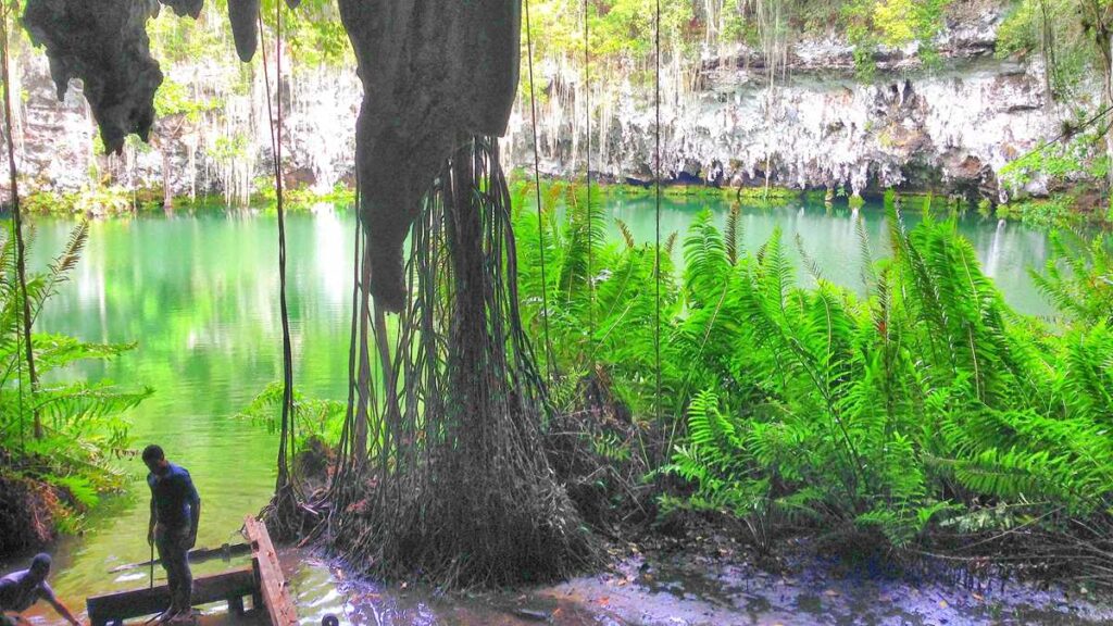 The national park Los Tres Ojos in Santo Domingo