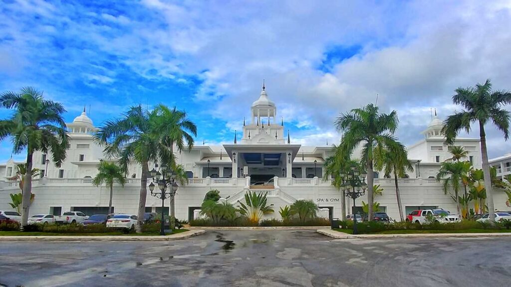 The entrance to RIU Palace Punta Cana, one of the several RIU all-inclusive resorts in Punta Cana