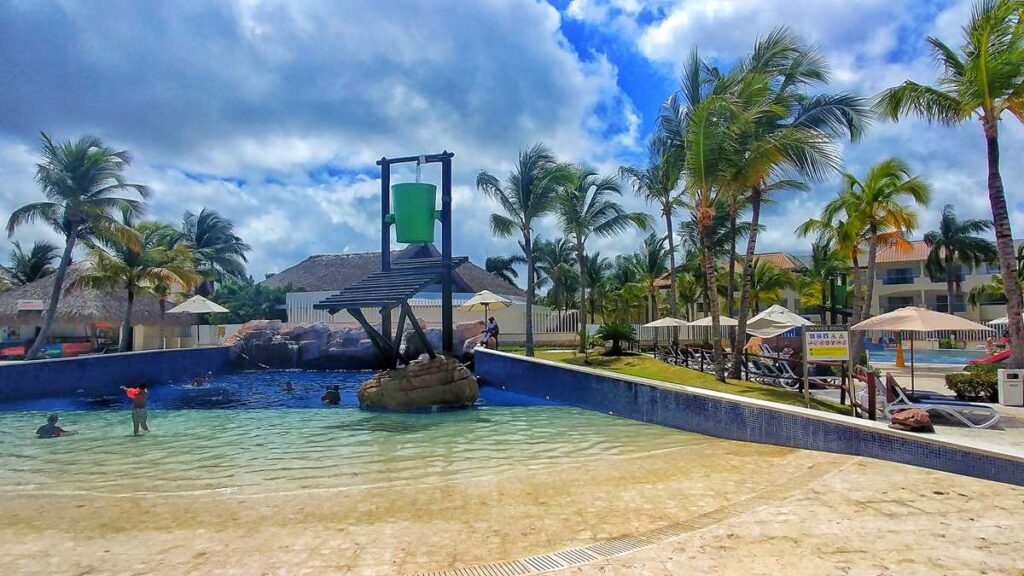 Royalton Punta Cana and Royalton Splash do have their own water park in Punta Cana