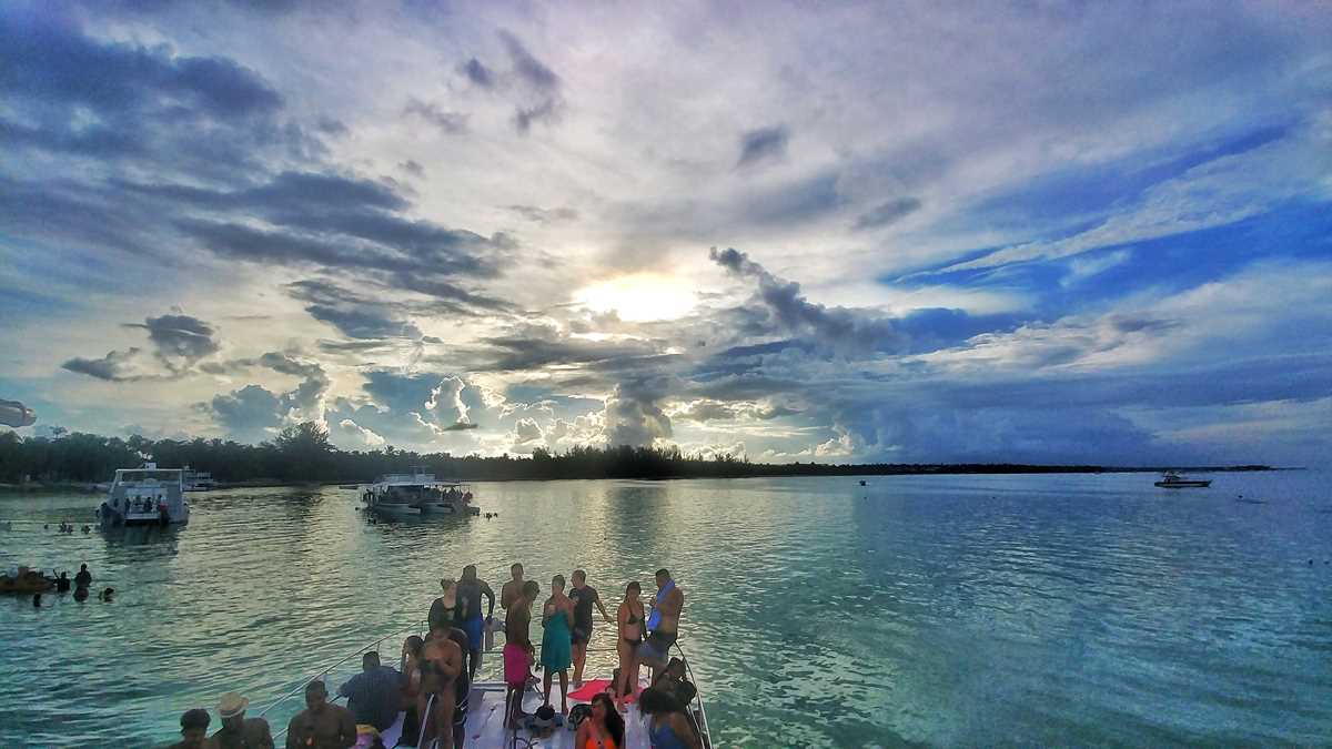 Catamaran tours in Punta Cana to the Natural Swimming Pool