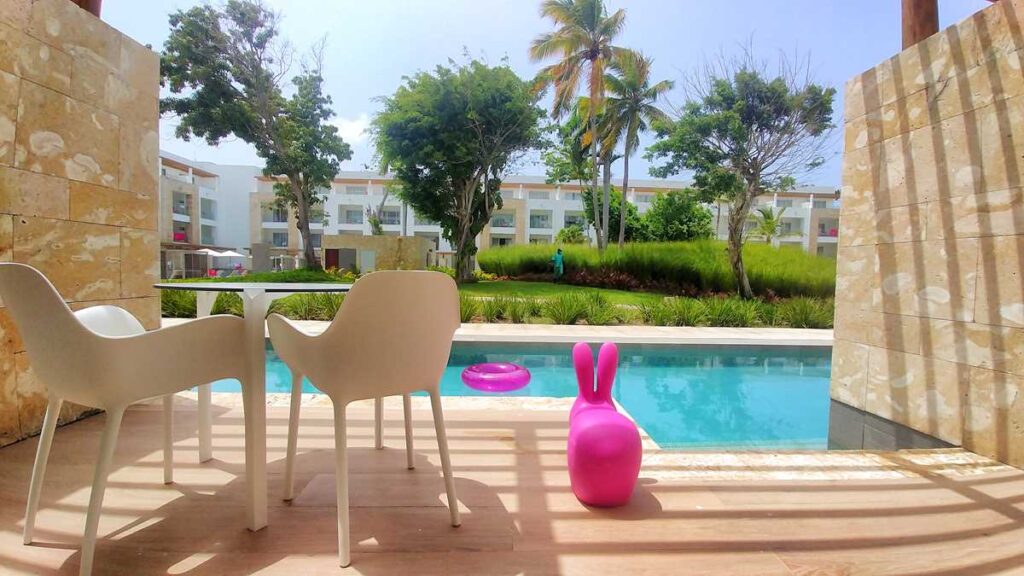 Swim-out family room at Princess Family Club Bavaro