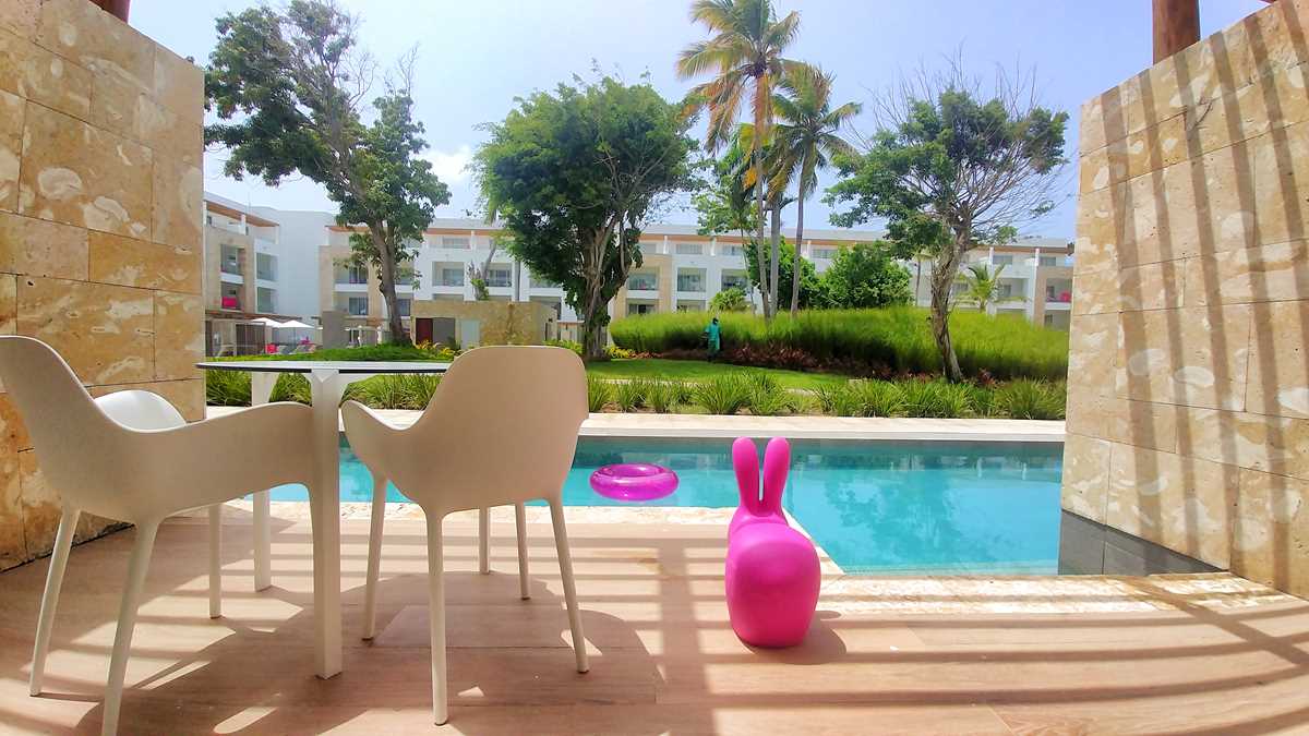 Swim-out family room at Princess Family Club Bavaro