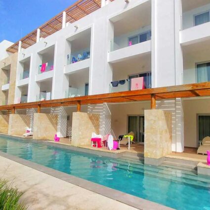 The beautiful and comfortable swim-out suites at all-inclusive resort Princess Family Club Bavaro