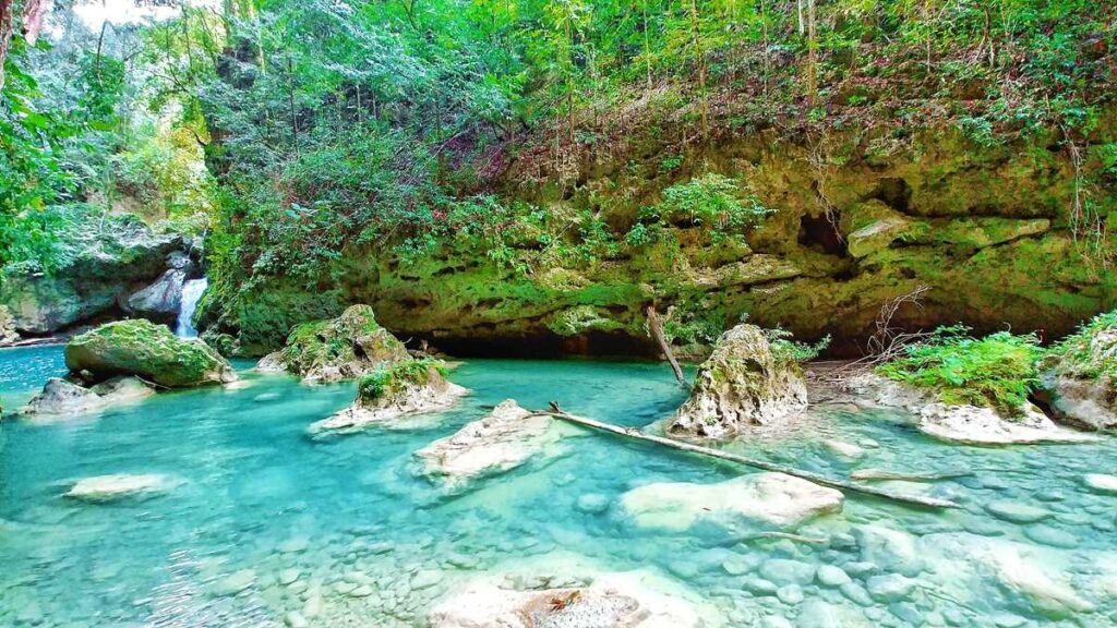 Canyoning close to Cabarete in the Canon de Arroyo Frio