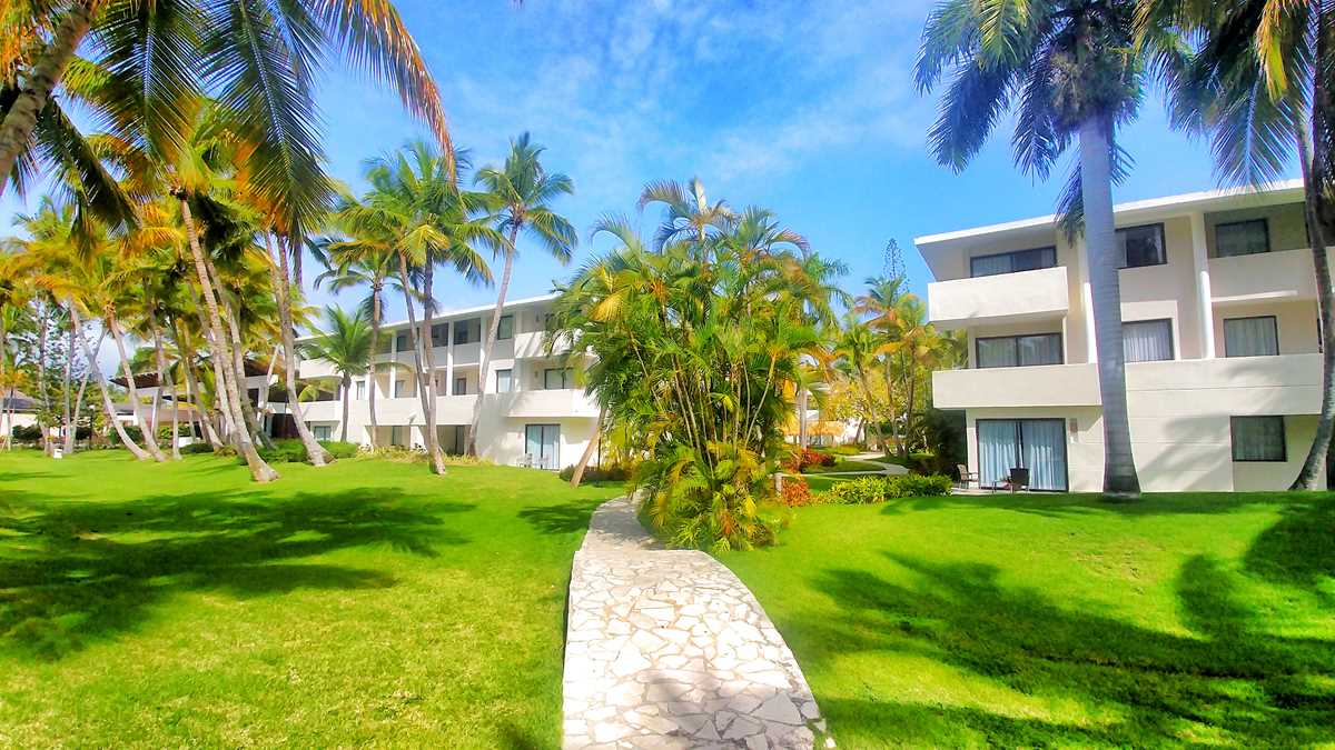 Beautiful vegetation and lush scenery at Catalonia Punta Cana Resort