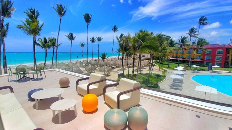 The amazing beach club of Tropical Deluxe Princess and Caribe Deluxe Princess in Punta Cana