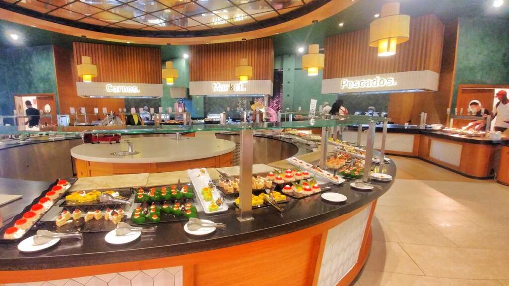 The buffet at Tropical Deluxe Princess and Caribe Deluxe Princess Punta Cana