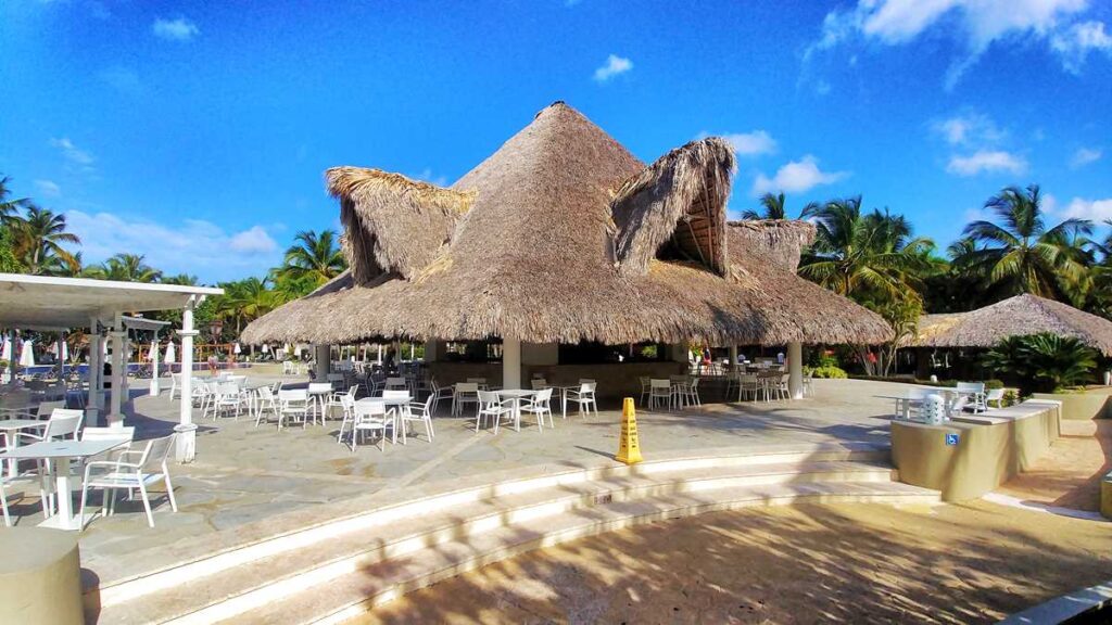 The main bar Catalonia La Romana, a Bayahibe all-inclusive resort