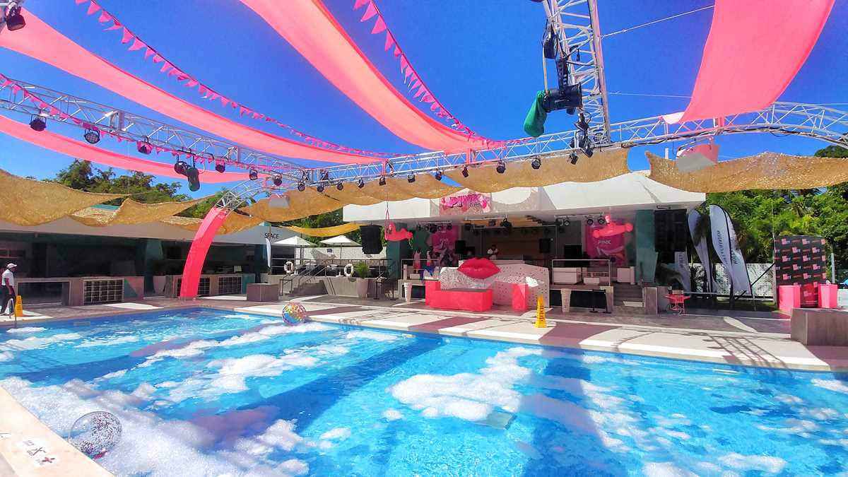 RIU Party the wildest pool parties you will find in Punta Cana