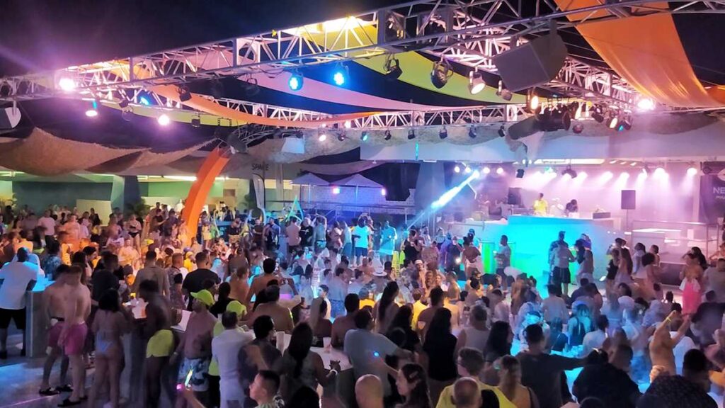 Amazing RIU Pool Party events at RIU Punta Cana - also at night