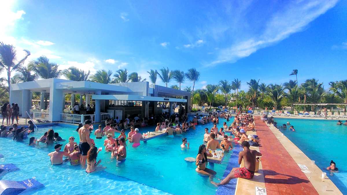 RIU Party the wildest pool parties you will find in Punta Cana