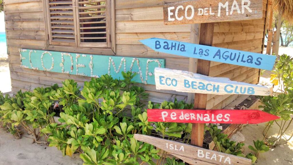 Eco del Mar, one of the glamping hotels next to Bahia de las Aguilas