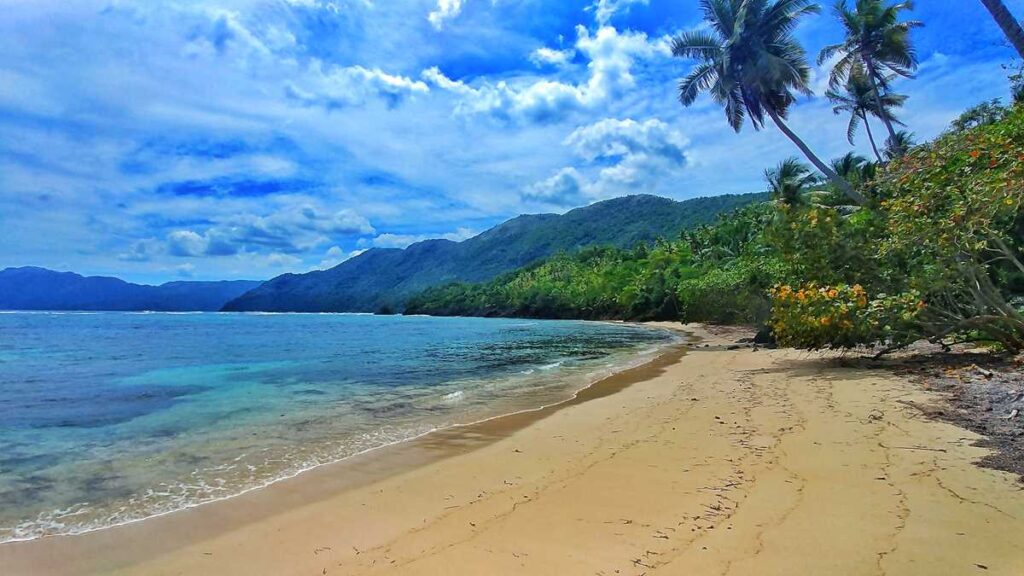 Playa Ermitano, one of the beaches in Samana which is most difficult to reach
