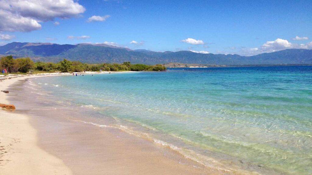 Playa Blanca in Azua, a beautiful beach in the Dominican Republic