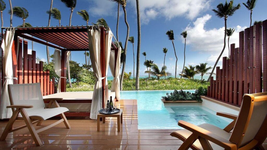 Beaufiful swim out in Grand Palladium Select Bavaro